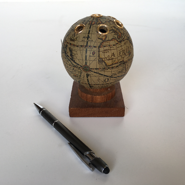 GLOBE, Pen Holder